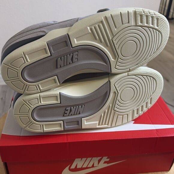 NEW- Nike- AAF88- low- grey- mens size 11 main image 7